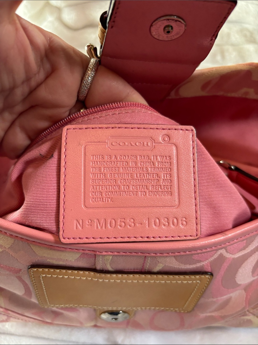 VINTAGE RARE Coach Pink Signature Canvas Shoulder Bag with Tan Leather Trim - Picture 8 of 8